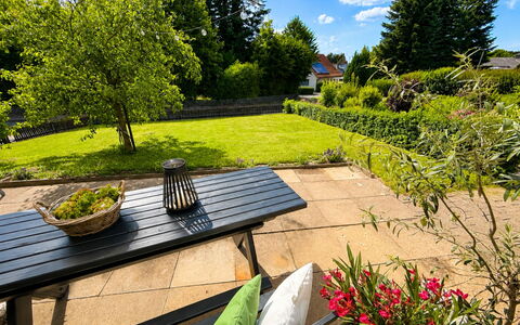 Herzwerk Schwalenberg: Green, Furniture, Outdoor Furniture, Shrub, Garden, Plant Community, Outdoor Table, Land Lot, Groundcover