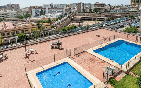 Los Arcos: Urban Area, Residential Area, Apartment, Urban Design, Metropolitan Area, Human Settlement, Swimming Pool, Condominium, Hotel, Parking Lot
