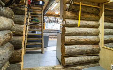 Nelostupa a: Wood, Ceiling, Log Cabin, Hardwood, Wood Stain, Plank, Beam, Lumber, Natural Material