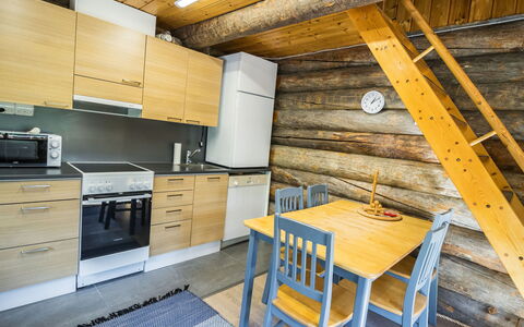 Nelostupa D: Wood, Flooring, Floor, Wood Flooring, Ceiling, Hardwood, Wood Stain, Plank, Log Cabin, Cottage