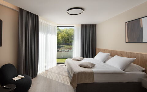 Villa H2: Interior Design, Floor, Flooring, Bedroom, Ceiling, Bed, Room, Home, Furniture, Apartment