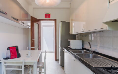 Gli Oleandri di Grazia: Kitchen, Flooring, Kitchen Appliance, Furniture, Interior Design, Major Appliance, Floor, Countertop, Wood, Ceiling