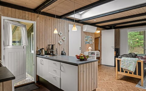 Hardina - 1Km from the Sea: Kitchen, Wood, Countertop, Kitchen Appliance, Interior Design, Flooring, Furniture, Ceiling, Cabinetry, Major Appliance