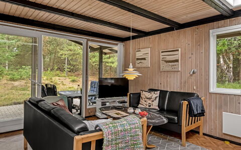 Hardina - 1Km from the Sea: Wood, Interior Design, Furniture, Flooring, Floor, Living Room, Ceiling, Home, Couch, Room