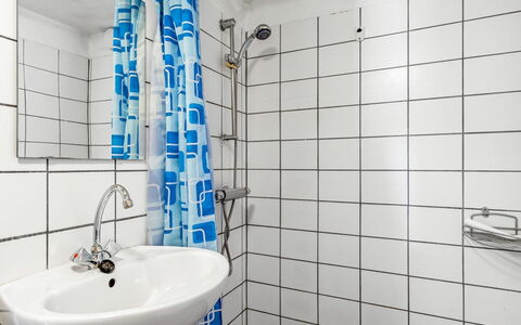 Thilo - 39Km from the Sea: Plumbing Fixture, Interior Design, Flooring, Plumbing, Bathroom, Floor, Bathroom Sink, Sink, Tap, Tile