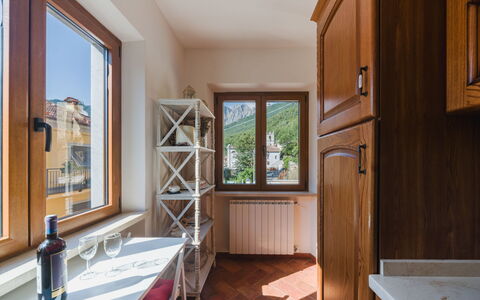 Dimora Polle di Malbacco: Wood, Interior Design, Flooring, Room, Floor, Home, Apartment, Wood Stain, Hardwood, Ceiling