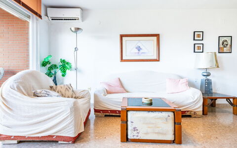 Mare Nostrum: Furniture, Interior Design, Wall, Flooring, Couch, Wood, Floor, Living Room, Lighting, Room