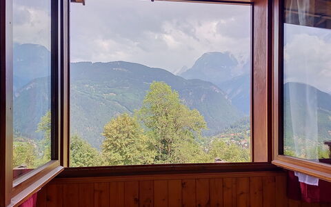 Les Grandes Aiguilles: Mountainous Landforms, Mountain, Hill, Mountain Range, Hill Station, Ridge, Valley, Glass, Alps, Hardwood