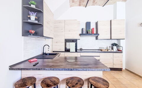 La Terrazza di Caramanico: Furniture, Interior Design, Flooring, Kitchen, Wood, Countertop, Kitchen Appliance, Floor, Ceiling, Cabinetry
