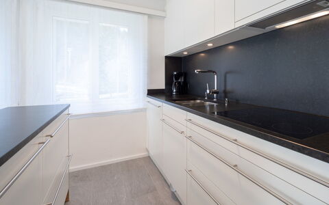 Val Signina 5-2: Countertop, Kitchen, Interior Design, Cabinetry, Flooring, Kitchen Sink, Wood, Sink, Kitchen Appliance, Tap