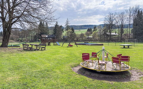 Green Valley Park Stárkov 18: Tree, Grass, Public Space, Plain, Land Lot, Garden, Park, Outdoor Play Equipment, Lawn, Outdoor Bench