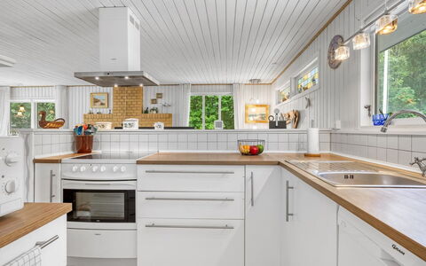 Løgstør 648: Kitchen, Flooring, Countertop, Wood, Interior Design, Kitchen Appliance, Major Appliance, Ceiling, Cabinetry, Floor
