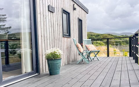 Tiny Mara: Wood, Wood Flooring, Hardwood, Plank, Deck, Door, Composite Material, Wood Stain, Siding, Boardwalk