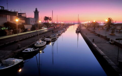 Appartamento la Terrazza di Anna: Sky, Water, Body Of Water, Water Resources, Boat, Waterway, Dusk, Watercraft, Channel, Reflection