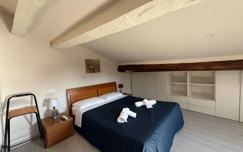 Il Pittore: Interior Design, Wood, Furniture, Bedroom, Floor, Bed, Flooring, Ceiling, Room, Bed Sheet