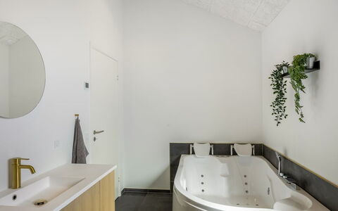 Kamile - 500M from the Sea: Bathroom, Plumbing Fixture, Interior Design, Wall, Flooring, Bathtub, Ceiling, Floor, Tap, Plumbing