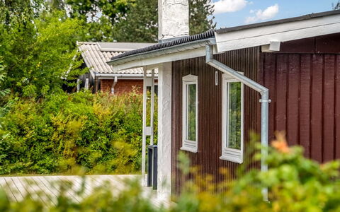 Ulli - 350M from the Sea: Building, Wood, House, Roof, Shrub, Home, Architecture, Siding, Cottage, Residential Area