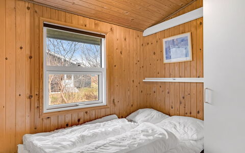 Ruse - 600M from the Sea: Wood, Bedroom, Ceiling, Bed, Bed Sheet, Bedding, Bed Frame, Hardwood, Wood Stain, Room