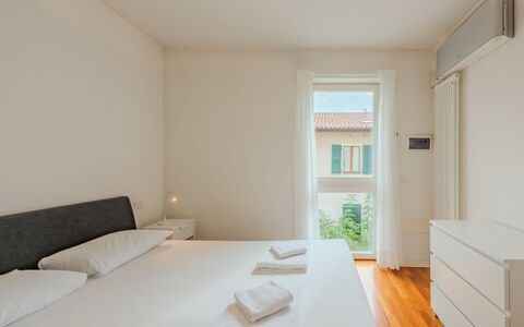 Caminito: Interior Design, Floor, Flooring, Bed, Room, Bedroom, Apartment, Home, Ceiling, Bed Frame