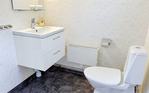 Lötstugan: Bathroom Sink, Plumbing Fixture, Flooring, Sink, Floor, Bathroom, Interior Design, Bathroom Cabinet, Tap, Plumbing