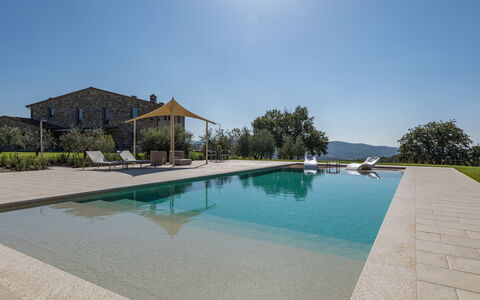 La Calcinaia Country Villa, Bucine: Swimming Pool, Landscaping, Flagstone