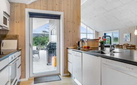 Arsi - 350M from the Sea: Wood, Kitchen, Flooring, Home, Countertop, Floor, Major Appliance, Wood Flooring, Ceiling, Hardwood