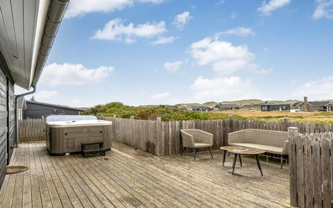 Arsi - 350M from the Sea: Wood, Home, Hardwood, Plank, Wood Stain, Wood Flooring, Deck, Lumber, Daylighting, Balcony