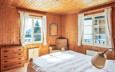 Les Marmottes: Wood, Furniture, Bedroom, Interior Design, Home, House, Bed, Floor, Bedding, Bed Sheet