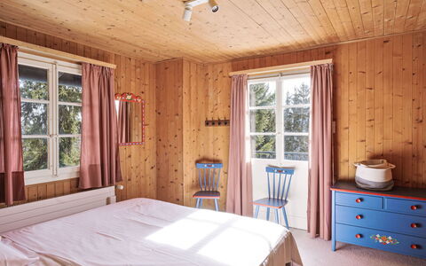 Les Marmottes: Bedroom, Furniture, Wood, Bed, Interior Design, Flooring, Bed Sheet, Bedding, Floor, Ceiling