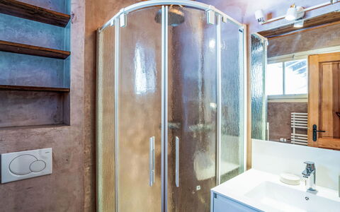 Les Marmottes: Plumbing Fixture, Flooring, Floor, Interior Design, Bathroom, Tap, Plumbing, Sink, Ceiling, Lighting