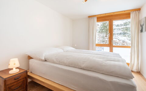 Casa Collina 5I-02: Bed, Interior Design, Bedroom, Wood, Flooring, Furniture, Floor, Bed Sheet, Bedding, Ceiling