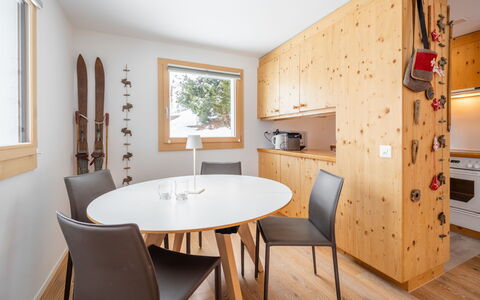 Casa Collina 5I-02: Furniture, Interior Design, Flooring, Wood, Ceiling, Floor, Table, Kitchen & Dining Room Table, Lighting, Dining Room