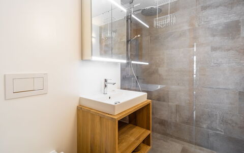 Casa Collina 5I-02: Flooring, Floor, Wall, Plumbing Fixture, Interior Design, Wood, Bathroom, Bathroom Sink, Ceiling, Plumbing