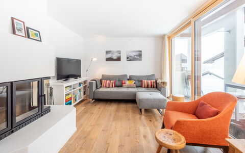 Casa Collina 5I-02: Furniture, Interior Design, Flooring, Floor, Couch, Room, Wood, Living Room, Ceiling, Wood Flooring