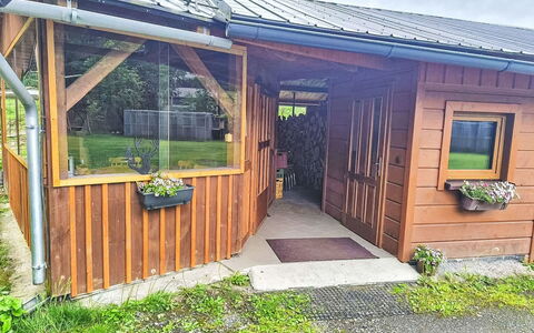 Velke Karlovice 300: Wood, Shed, Cottage, Garden Buildings, Hardwood, Wood Stain, Shade, Log Cabin, Backyard, Siding