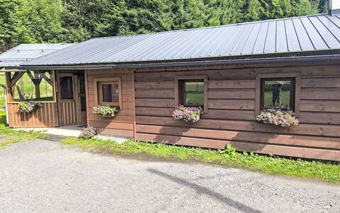 Velke Karlovice 300: Wood, Roof, Cottage, House, Home, Siding, Rural Area, Door, Shed, Garden Buildings
