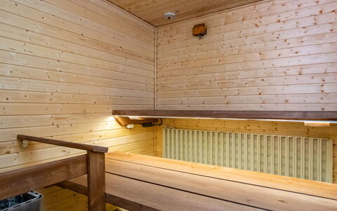 Heinävesi Homes D7: Wood, Cottage, Wood Stain, Hardwood, Log Cabin, Plank, Ceiling, Natural Material, Lumber, Garden Buildings