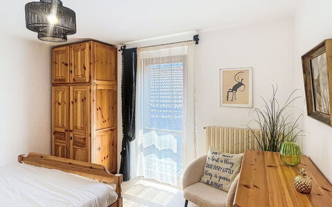 Bluhome: Furniture, Interior Design, Wall, Bed, Bedroom, Wood, Flooring, Room, Floor, Ceiling