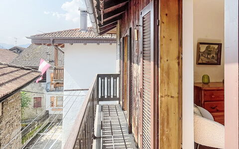 Bluhome: Wall, Window, Wood, Architecture, Door, Home, House, Residential Area, Balcony, Composite Material
