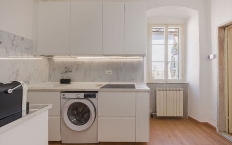 Casa Vacanze al Teatro: Flooring, Major Appliance, Floor, Interior Design, Washing Machine, Kitchen Appliance, Kitchen, Countertop, Home Appliance, Ceiling