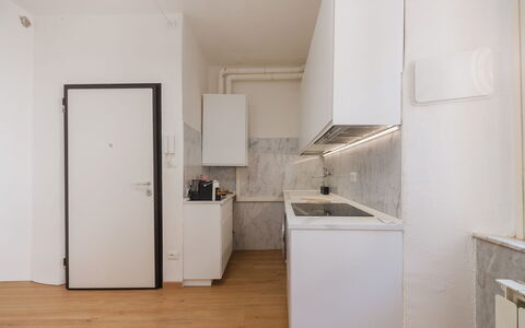 Casa Vacanze al Teatro: Flooring, Floor, Apartment, Ceiling, Wood Flooring, Countertop, Kitchen, Cabinetry, Laminate Flooring