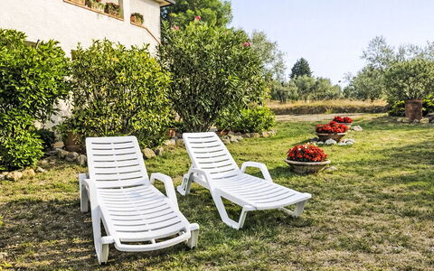 Il Mulinetto: Outdoor Furniture, Furniture, Sunlounger, Garden, Lawn, Chair, Shade, Landscaping, Backyard, Yard