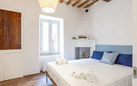 Suite Sinfonia Blu: Wall, Wood, Bedroom, Interior Design, Furniture, Flooring, Floor, Bed, Home, Bed Sheet