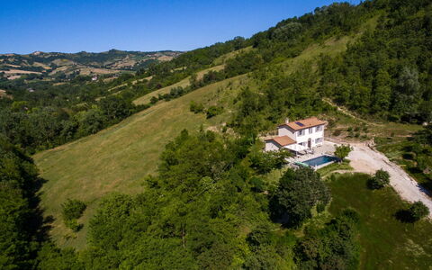 Villa Mia 6: Mountainous Landforms, Hill, Mountain, House, Home, Highland, Landscape, Rural Area, Cottage, Hill Station