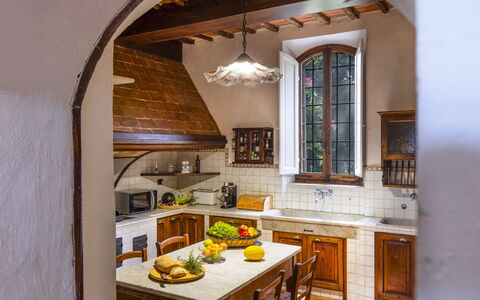 Torre di Paciano 10+2: Interior Design, Kitchen, Flooring, Furniture, Countertop, Home, Ceiling, Lighting, Cabinetry, Floor