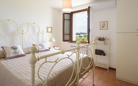 Poggio Vistabella 10: Furniture, Interior Design, Bed, Bedroom, Flooring, Floor, Ceiling, Room, Bed Sheet, Bedding