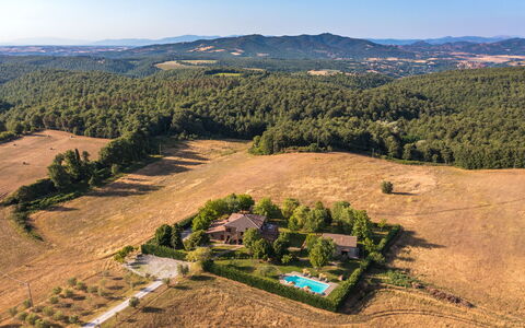 Villa Augusto 10: Natural Landscape, Landscape, Plain, Grassland, Rural Area, Land Lot, Human Settlement, Field, Bird'S-Eye View, Plantation