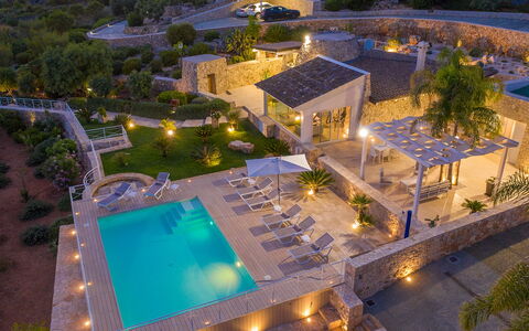 Tenuta Scialandre 10: Swimming Pool, Resort, Estate, Residential Area, Eco Hotel, Mansion, Villa, Thermae, Hacienda, Umbrella