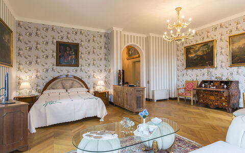 Villa Michelangelo 14: Furniture, Interior Design, Flooring, Floor, Wall, Bedroom, Ceiling, Wood, Room, Bed