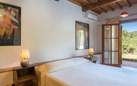 I Mandorli 8: Wall, Furniture, Home, House, Interior Design, Picture Frame, Room, Ceiling, Bedroom, Bed